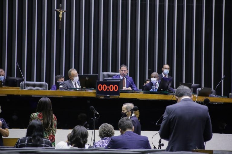 Câmara aprova registro imediato de medidas protetivas de mulheres em banco de dados do CNJ; acompanhe