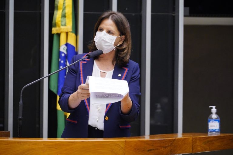 Projeto cria programa de combate à pandemia com doações de cidadãos e empresas