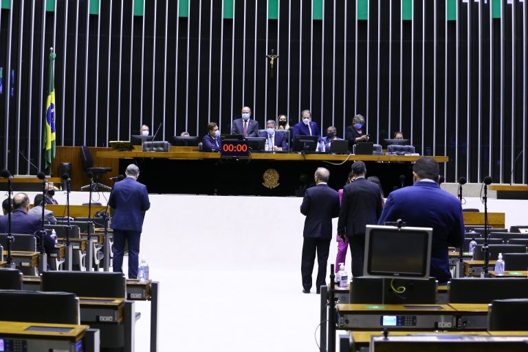 Câmara pode votar nesta terça-feira MP que amplia tolerância para pesagem da carga de caminhões