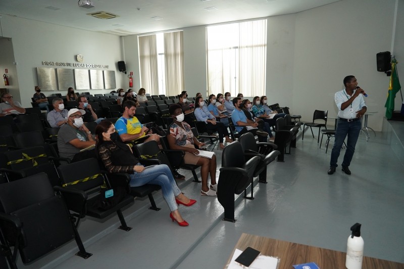 Representantes de entidades passam por capacitação para prestação de contas ao Município