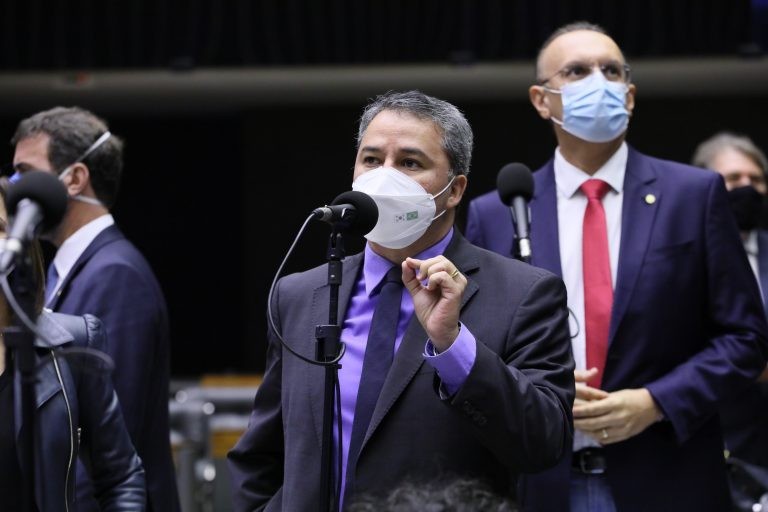 Proposta permite renegociação de dívidas de pequenas empresas com Pronampe