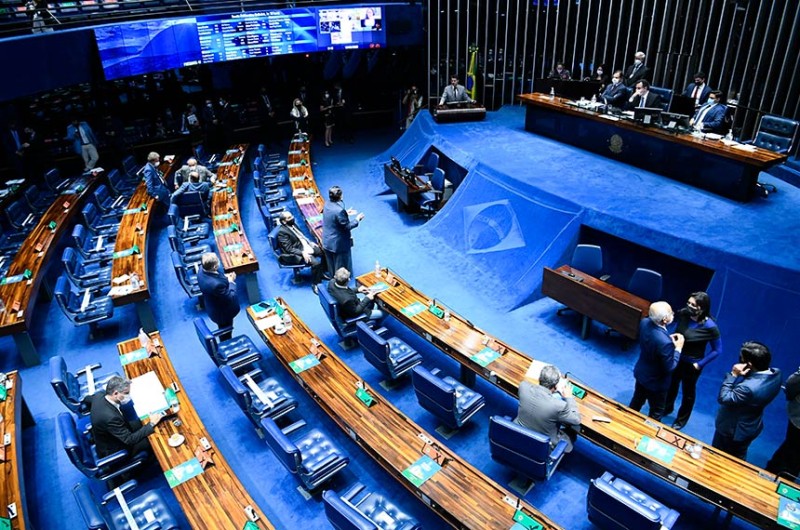 Política Educacional Emergencial está na pauta do Plenário nesta terça