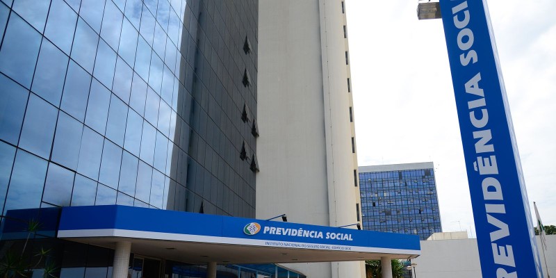 INSS paga a partir de hoje benefícios de até um salário mínimo