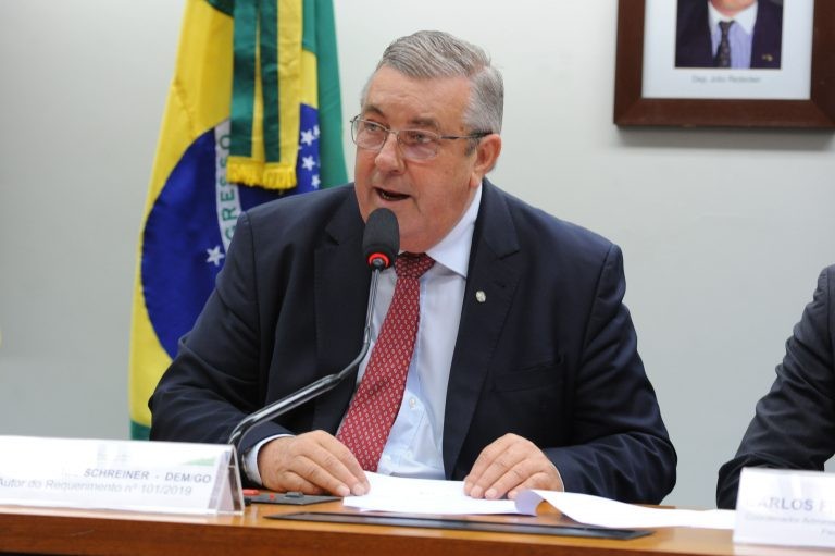 Projeto permite instalação de sucursal de serviços notariais e de registro