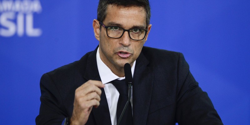 Presidente do BC diz que redução de impostos não resolve inflação