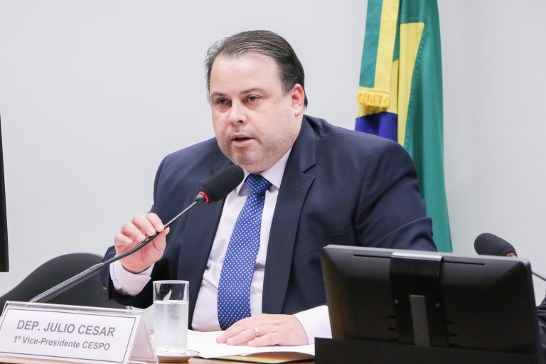 Projeto institui política de prevenção de problemas reprodutivos femininos e masculinos