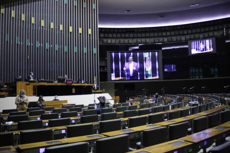 PT e bancada evangélica anunciam voto contra legalização de bingos e cassinos; acompanhe