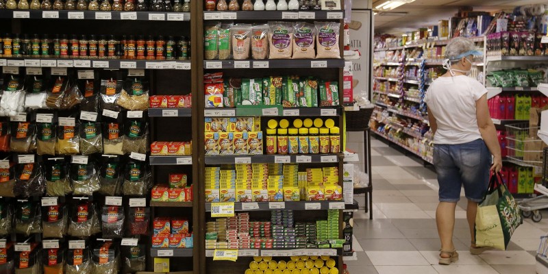 FecomercioSP: despesas básicas das famílias aumentam 33% em 12 meses