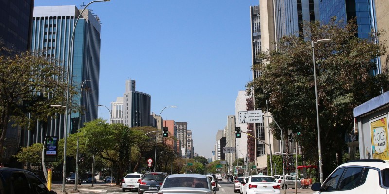 Profissionais de saúde são liberados de rodízio de veículos em SP