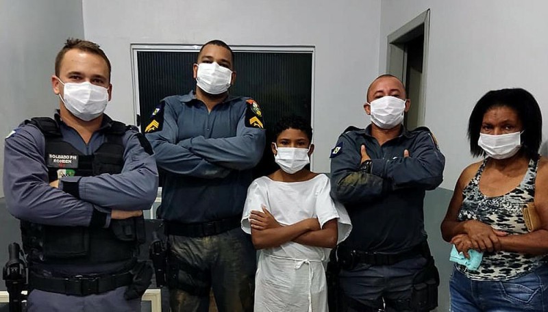 Policiais militares salvam criança ‘engolida’ por bueiro em Vila Rica