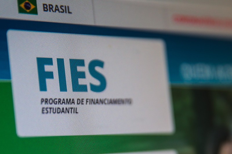 Estudantes inadimplentes já podem renegociar dívidas com Fies