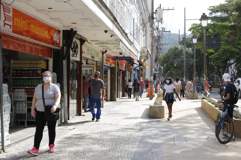 Governo do Rio inicia obras emergenciais em bairros de Petrópolis
