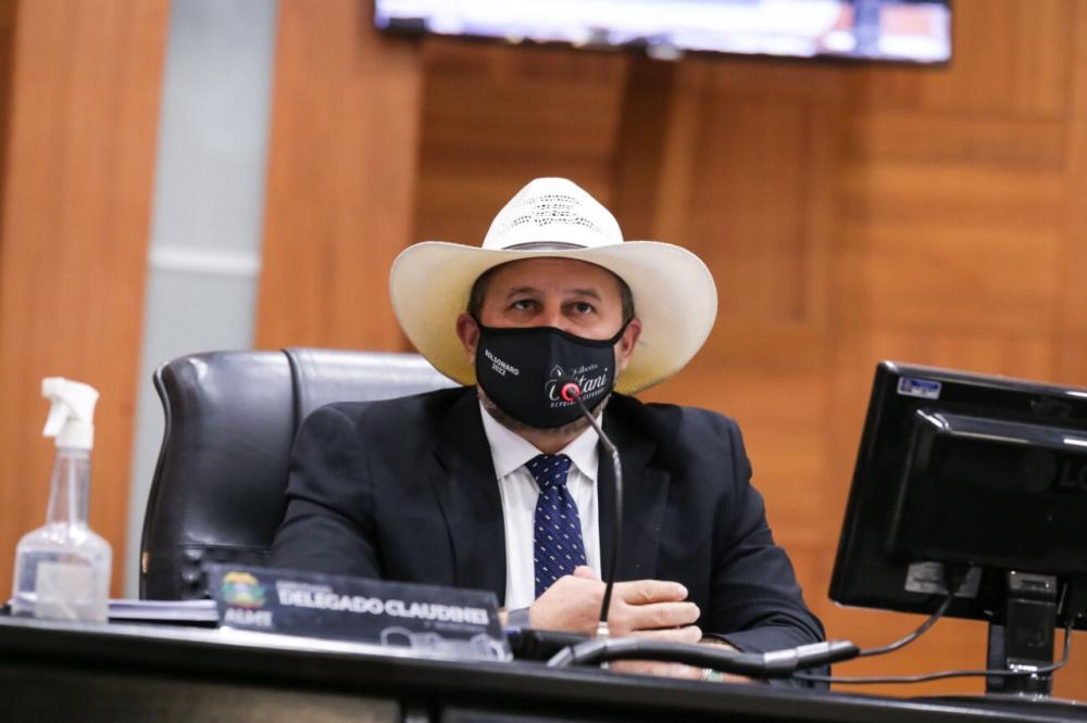 Cattani critica passaporte sanitário e protocola projeto para proibir medida em MT