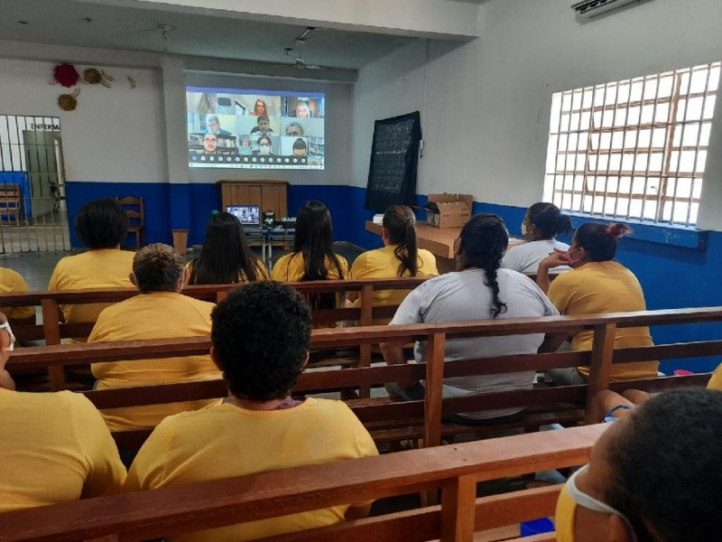 Projeto estimula mulheres privadas de liberdade a contar suas histórias