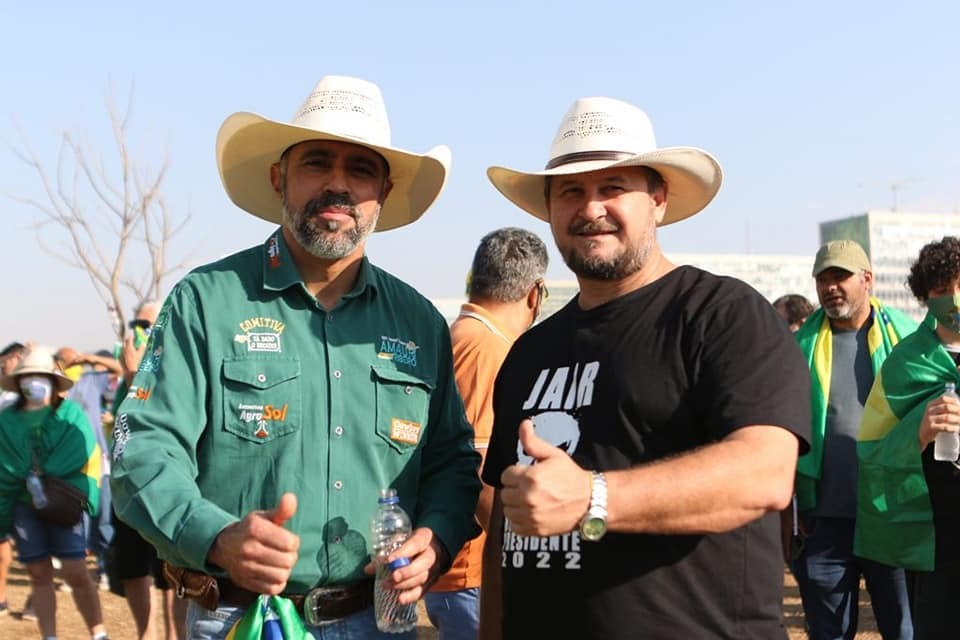 Em parceria com Gilberto Cattani, deputado propõe criação da CPI do Leite em Goiás