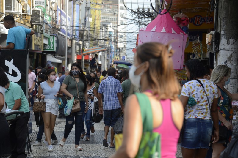 Brasil registra 672 mortes por covid-19 em 24 horas