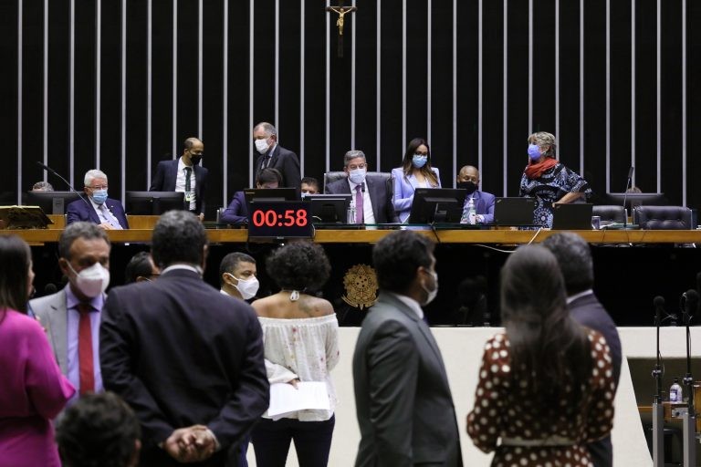 Texto-base de PEC sobre proteção de dados pessoais é aprovado em 1º turno; acompanhe
