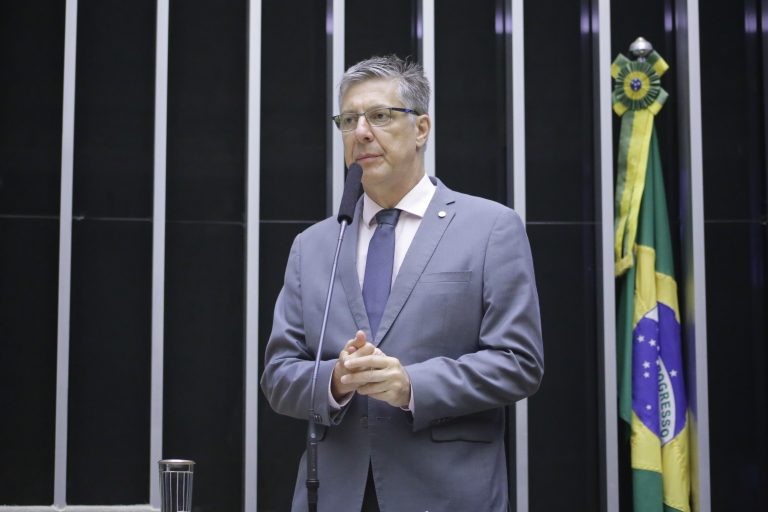 Projeto permite atribuir falta grave a preso sem trânsito em julgado que cometer crime doloso