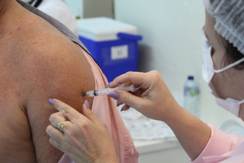 Covid-19: Lucas do Rio Verde é contemplado por nova grande remessa de vacinas do Estado