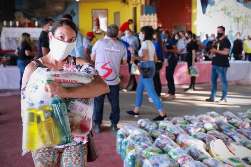 “É com esse arroz e feijão que vou poder alimentar meus filhos”, afirma moradora de Rondonópolis beneficiada pelo Vem Ser Mais Solidário