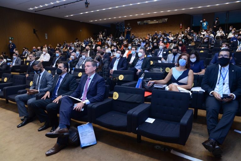 Deputados governistas defendem votação de projeto de novo marco hídrico