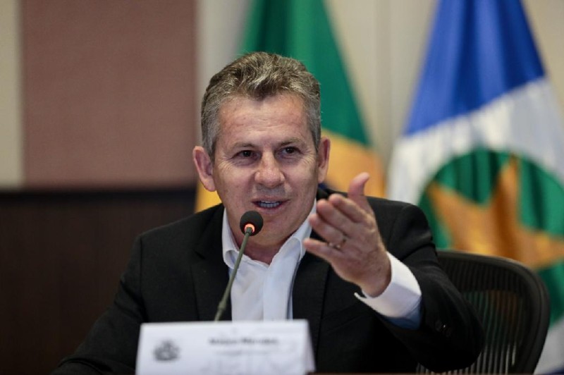 Governador inaugura unidade dos bombeiros, vistoria obras e assina ordens de serviço e convênios em Sinop