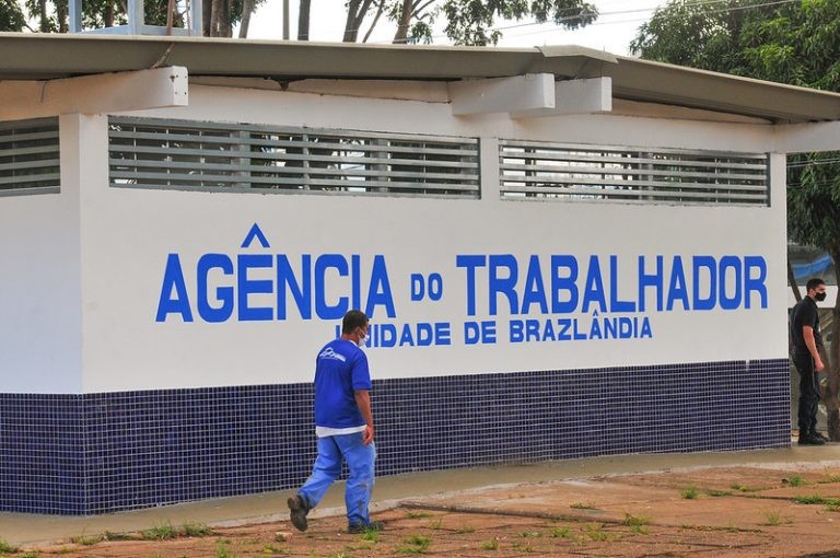 Projeto de Orçamento prevê queda de déficit em 2022, apesar de inflação e precatórios