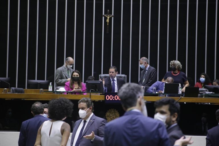 Câmara aprova moção de repúdio à guerra na Ucrânia; acompanhe