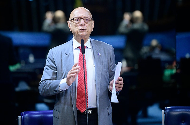 Esperidião Amin homenageia político catarinense Carlos Renaux