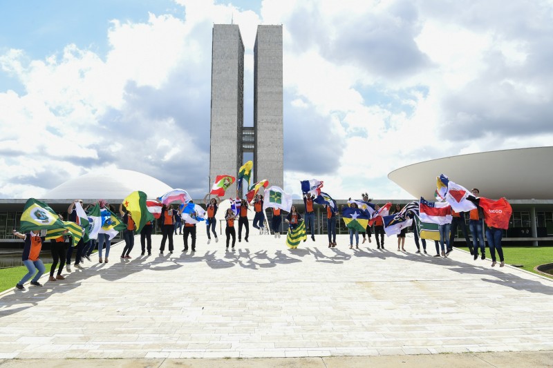 Jovem senadora é aceita em universidade dos Estados Unidos