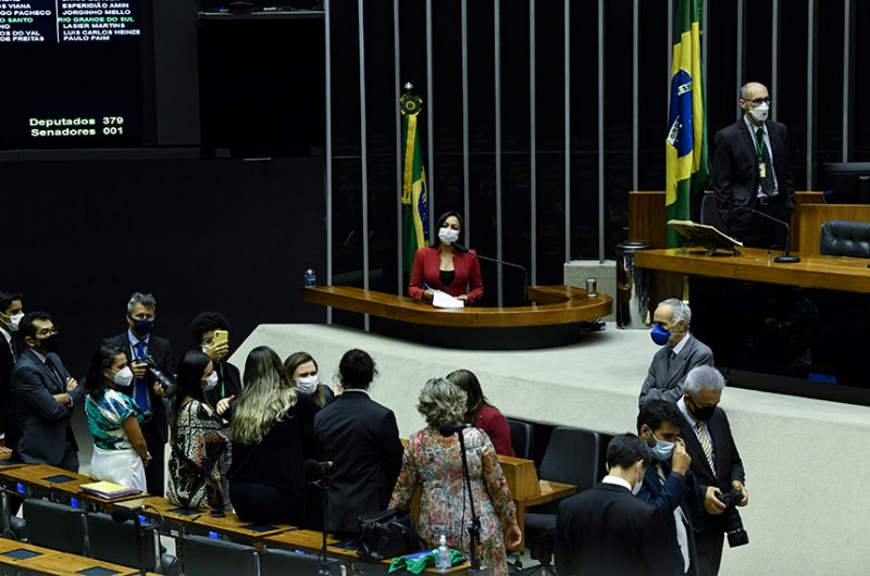 Derrubado o veto à distribuição de absorventes para mulheres de baixa renda