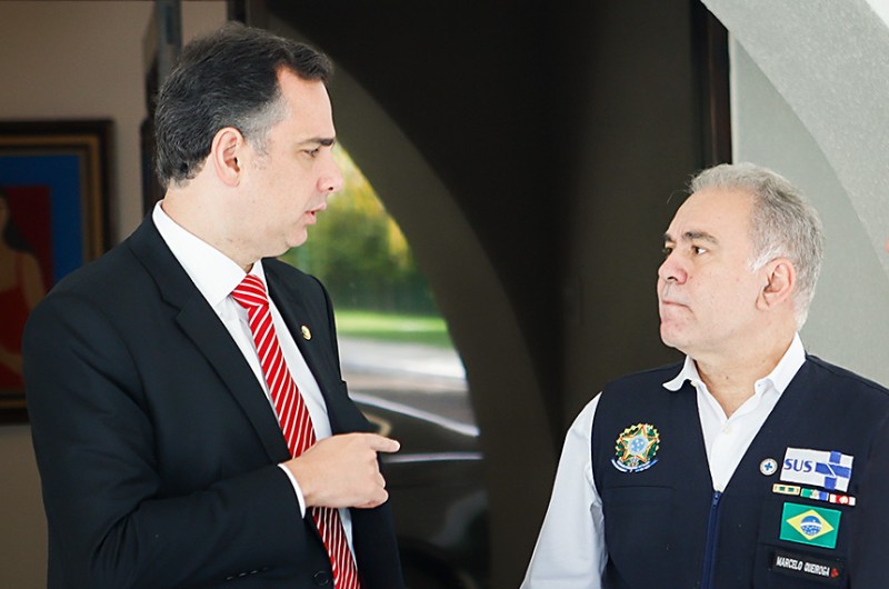 Pandemia: Pacheco manifesta a Queiroga preocupação com flexibilização