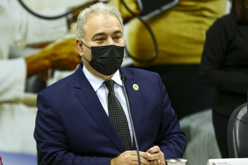 Ministro pede ao Senado para rebaixar covid-19 à situação de endemia