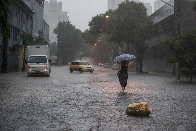 Chuvas em São Paulo mantêm cidade em alerta