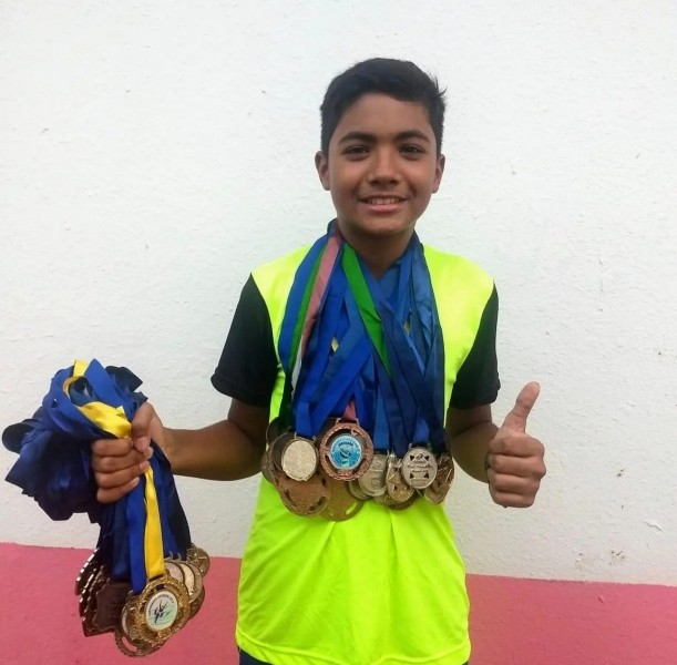 Atleta de 13 anos de Lucas do Rio Verde é selecionado em equipe de natação em São Paulo