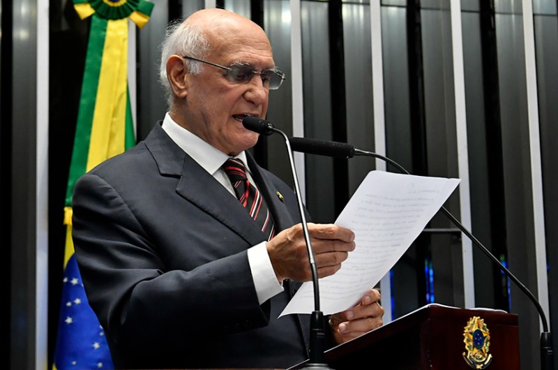 Senadores criticam criação da comissão para atualizar lei do impeachment