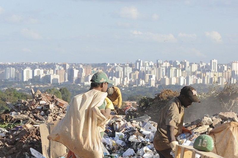 Conferência no Recife discute impactos do lixo nas mudanças climáticas