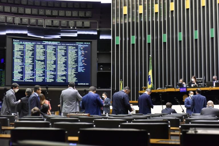 Aprovado texto-base sobre regras para contratação pública de publicidade em mídias sociais; acompanhe