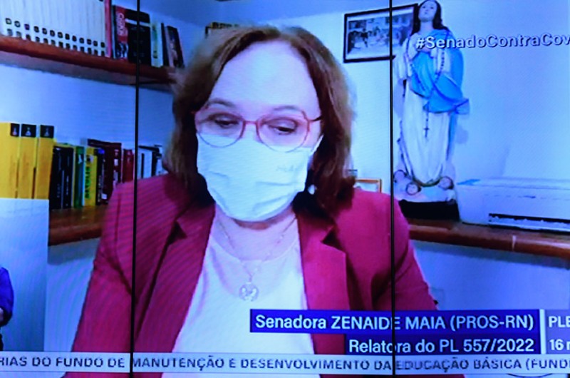 Senado aprova tratamento humanitário para presas em trabalho de parto