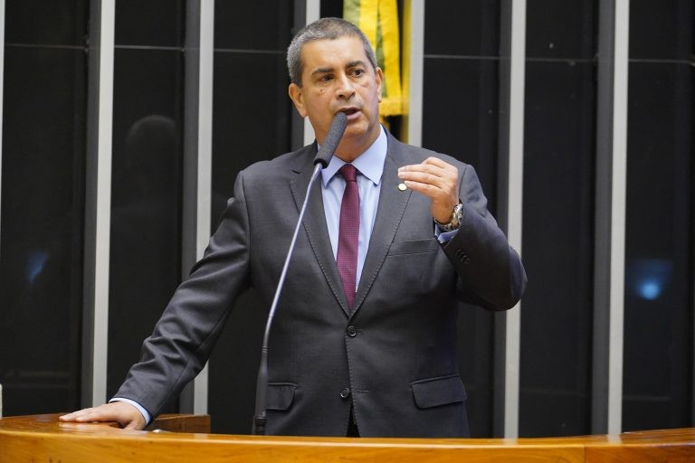 Comissão aprova projeto que limita a emissão de poluentes por veículos aos níveis exigidos na fabricação