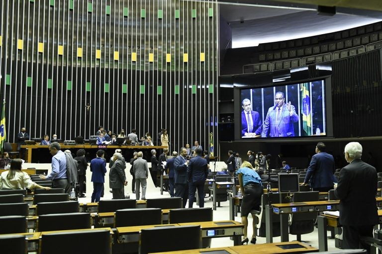 Congresso derruba sete vetos presidenciais nesta quinta-feira