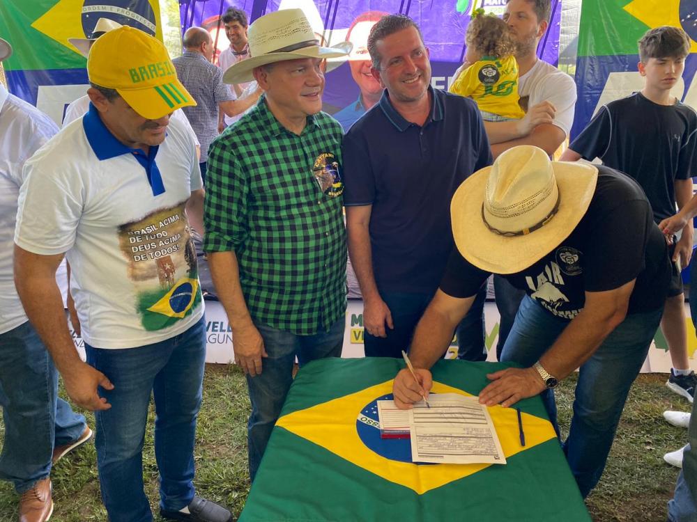Com festa em Assentamento na zona rural, Cattani se filia ao PL de Bolsonaro