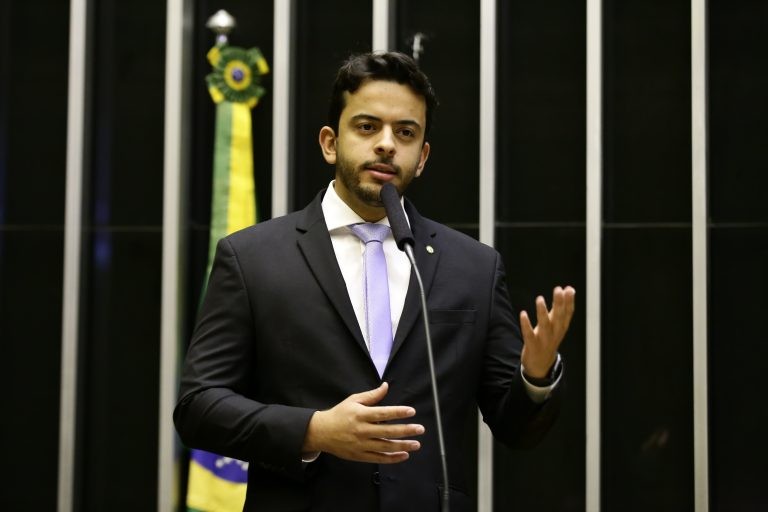 Proposta prevê auxílio financeiro da União na pandemia às instituições de longa permanência para idosos
