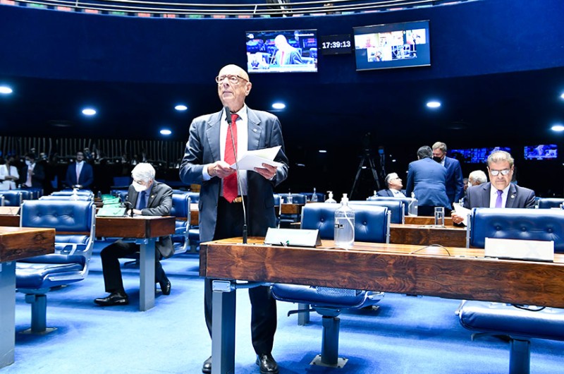 Isenção de imposto para importação de equipamentos de fotografia segue para sanção