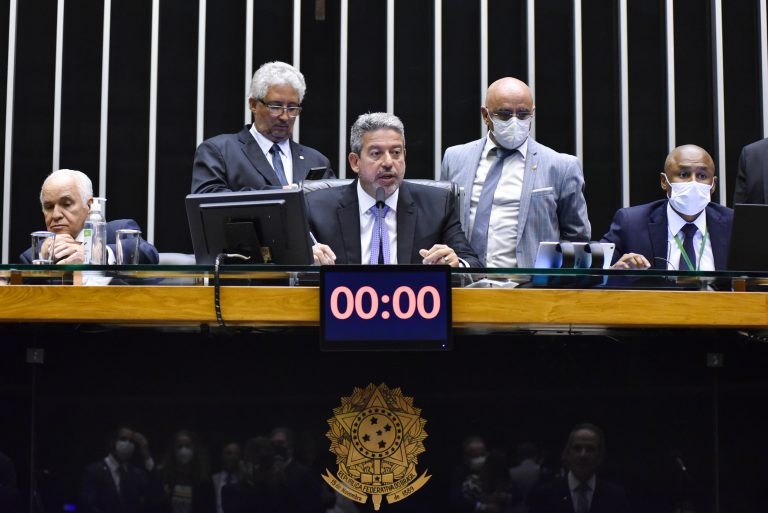Instalação das comissões permanentes depende da janela partidária, diz Lira