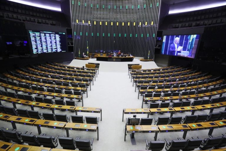 Câmara conclui votação de MP que amplia tolerância para pesagem de caminhões