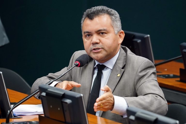 Projeto isenta aposentado com mais de 75 anos de tributo no empréstimo consignado