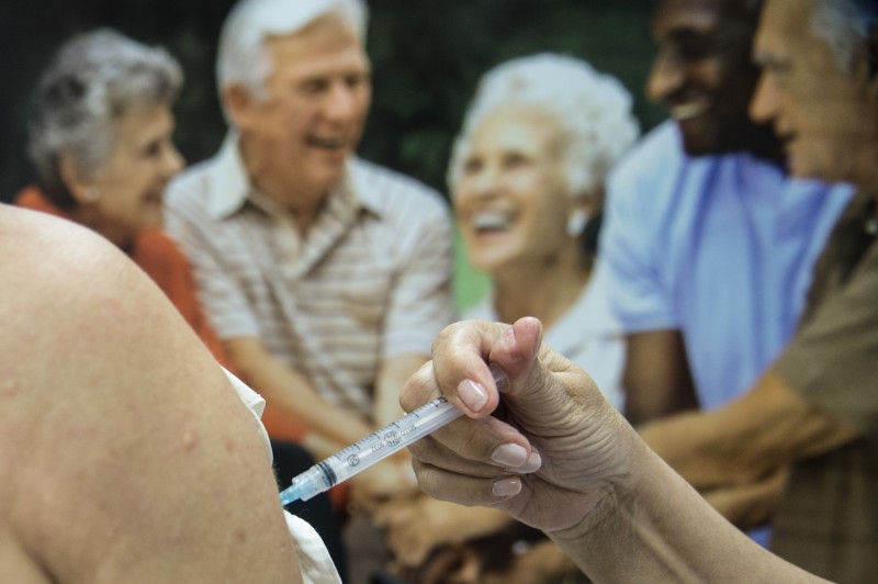 Saúde recomenda segunda dose de reforço para idosos acima de 80 anos