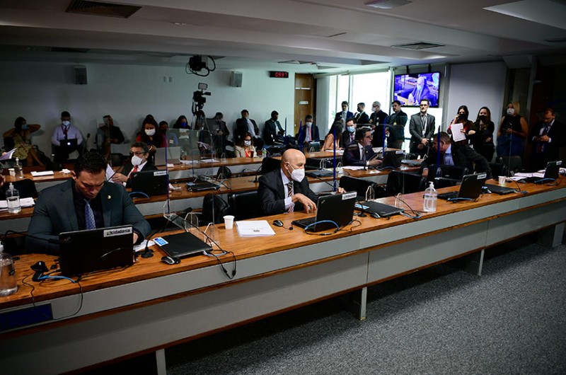 CE aprova prioridade de matrícula de criança ou adolescente alvo de violência