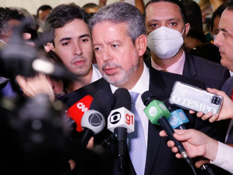 Lira critica “insensibilidade” dos governadores em relação ao preço dos combustíveis